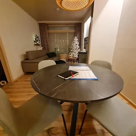 In't Apartment *